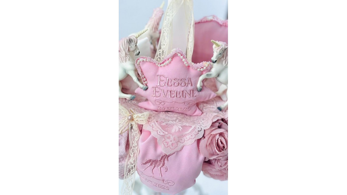 Lumanare de botez cu unicorni brodata cu migala Dusty Unicorns 6